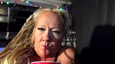 Snapshot of aim2pleaze2024 chatting on 11/17/25, 09:48 Aimhigher online show from 11/17/25, 09:48