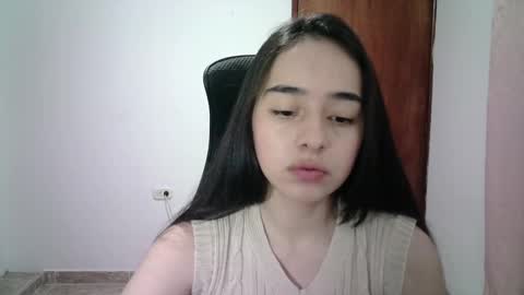 Snapshot of aineangeel chatting on 10/01/25, 01:33 AINE online show from 10/01/25, 01:33