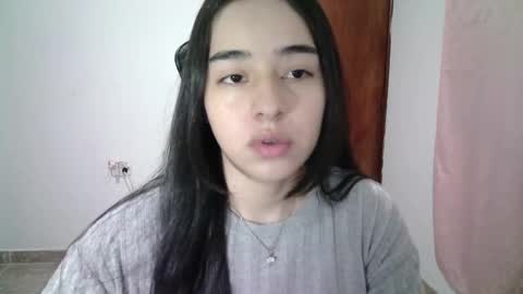 Snapshot of aineangeel chatting on 10/05/25, 01:26 AINE online show from 10/05/25, 01:26