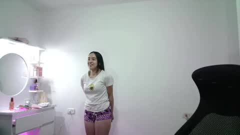 Snapshot of aineangeel chatting on 11/05/25, 02:22 AINE online show from 11/05/25, 02:22