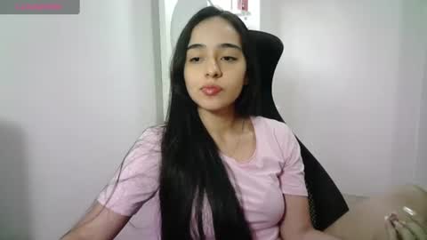 Snapshot of aineangeel chatting on 07/10/26, 01:43 AINE online show from 07/10/26, 01:43