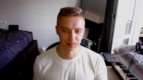 free your mind and your ass will follow online show from 04/12/26, 02:55