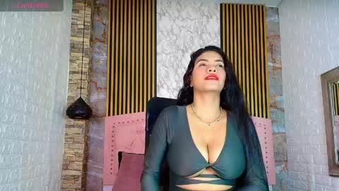 Snapshot of aisha__cambell chatting on 05/13/26, 10:12 aisha__cambell online show from 05/13/26, 10:12