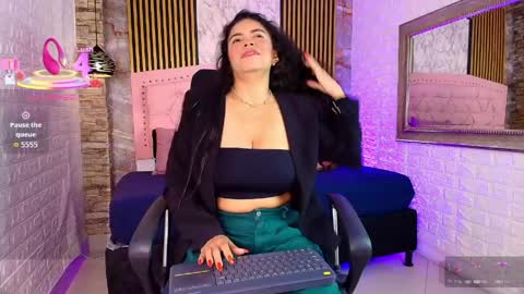 Snapshot of aisha__cambell chatting on 05/25/26, 10:54 aisha__cambell online show from 05/25/26, 10:54