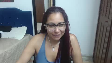 aisha_french online show from 05/05/26, 02:36