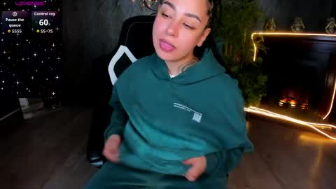 Aisha online show from 03/31/26, 08:37