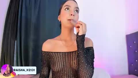 Snapshot of aisha_h_ chatting on 06/18/26, 12:44 Aisha online show from 06/18/26, 12:44