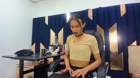 Aisha online show from 11/11/25, 03:50