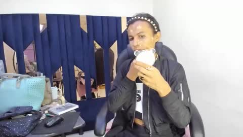 Aisha online show from 04/21/26, 03:13