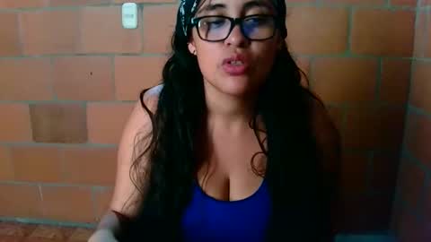 aisha koswell3 online show from 12/22/25, 06:05