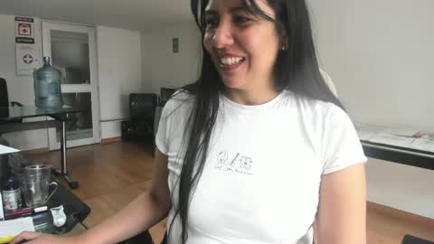 Snapshot of aisha_latina chatting on 05/21/26, 03:19 Katie online show from 05/21/26, 03:19