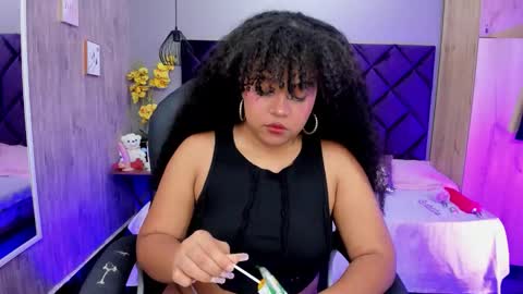 Snapshot of aisha_linh chatting on 11/12/25, 09:03 Aisha online show from 11/12/25, 09:03