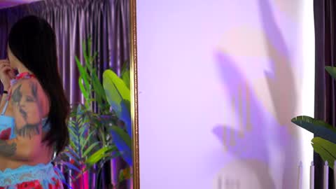 Lora online show from 12/29/24, 09:17