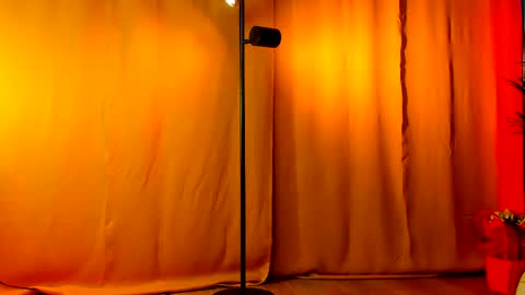 Lora online show from 03/07/25, 11:27