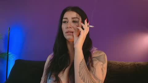 Lora online show from 09/23/25, 06:27