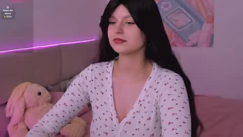 Aisha online show from 11/10/25, 09:19