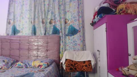 Aisha online show from 12/18/25, 07:31