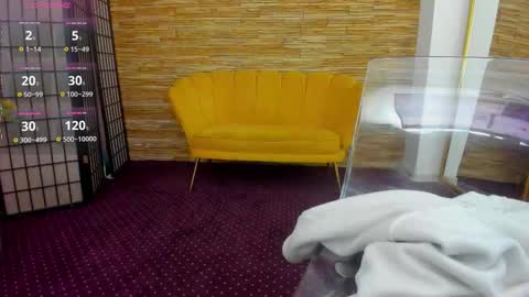 Aisha online show from 09/29/25, 04:06