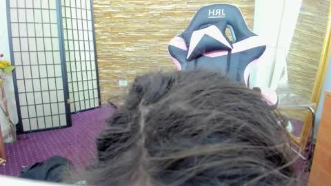 Aisha online show from 12/04/25, 05:39