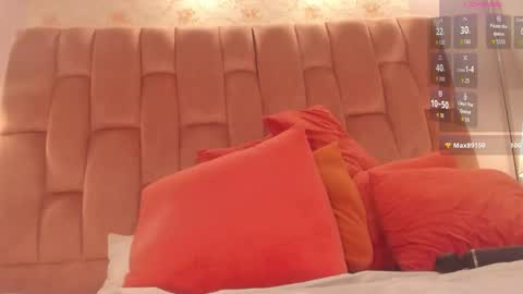 aisha  online show from 03/19/26, 10:03