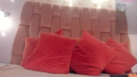 aisha  online show from 03/24/26, 10:04