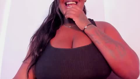 aishazaa online show from 11/11/25, 03:23