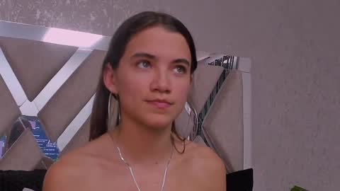 Snapshot of aitana_baker_ chatting on 01/18/25, 03:59 little aitana  online show from 01/18/25, 03:59