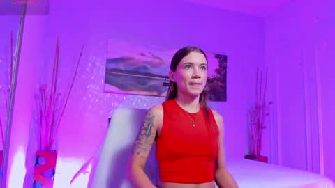 Snapshot of aitana_baker_ chatting on 10/03/25, 07:33 little aitana  online show from 10/03/25, 07:33