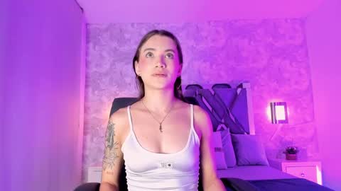 Snapshot of aitana_baker_ chatting on 10/09/25, 03:59 little aitana  online show from 10/09/25, 03:59