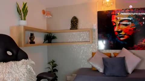 little aitana  online show from 05/20/26, 09:43