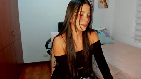 Snapshot of aitanaa1_ chatting on 01/31/25, 10:10 Aitana online show from 01/31/25, 10:10