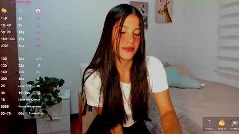 Snapshot of aitanaa1_ chatting on 03/11/25, 12:33 Aitana online show from 03/11/25, 12:33