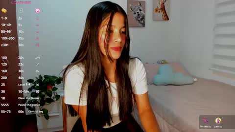 Snapshot of aitanaa1_ chatting on 03/11/25, 08:52 Aitana online show from 03/11/25, 08:52