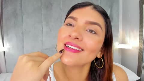 Snapshot of aitanajones1_ chatting on 05/18/26, 11:49 Aitana online show from 05/18/26, 11:49