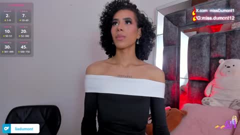 Snapshot of aivadumont chatting on 01/02/25, 10:55 Queen Dumont online show from 01/02/25, 10:55