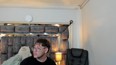 Snapshot of aivadumont chatting on 02/15/25, 09:48 Queen Dumont online show from 02/15/25, 09:48