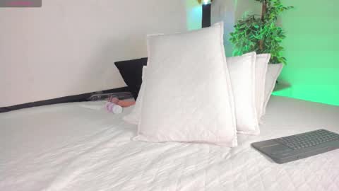   online show from 03/19/26, 12:03