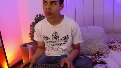 Snapshot of aji_golds chatting on 05/19/26, 06:36 aji_golds online show from 05/19/26, 06:36