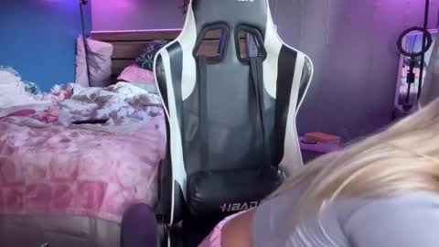 AJ online show from 04/03/26, 02:09