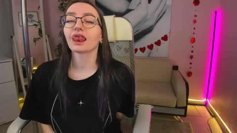 akaheby online show from 03/11/25, 12:06