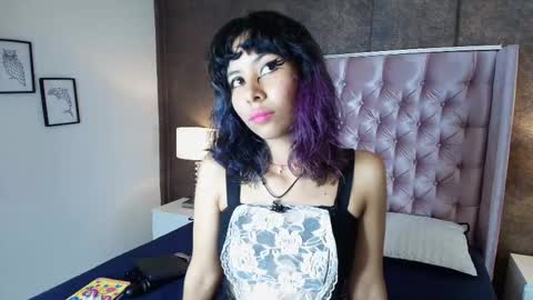 Snapshot of akane_uwu chatting on 02/18/25, 12:49 A K A N E  U W U online show from 02/18/25, 12:49