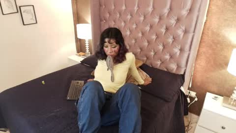 Snapshot of akane_uwu chatting on 02/25/25, 07:47 A K A N E  U W U online show from 02/25/25, 07:47
