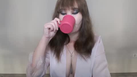 Snapshot of akanire chatting on 07/17/26, 03:39 Shelly online show from 07/17/26, 03:39