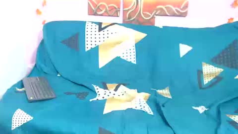 akary01 online show from 10/18/25, 02:51