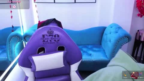 Snapshot of akaza_hakuji_ chatting on 02/12/26, 12:33 Azaka online show from 02/12/26, 12:33