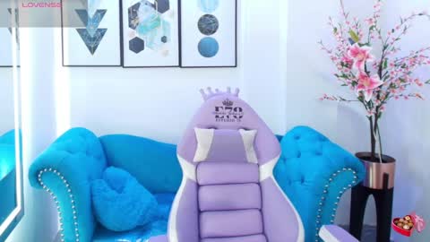 Azaka  online show from 04/09/26, 12:21