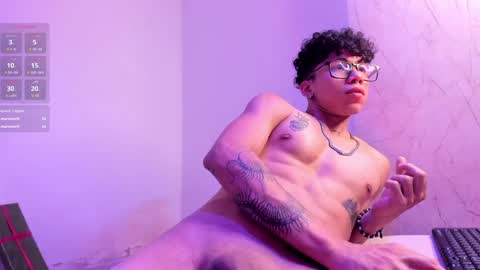 Snapshot of akazaboy chatting on 12/15/24, 10:39 akazaboy online show from 12/15/24, 10:39