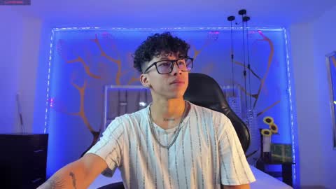 Snapshot of akazaboy chatting on 01/09/25, 04:19 akazaboy online show from 01/09/25, 04:19