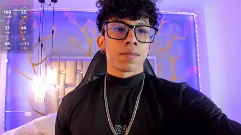 Snapshot of akazaboy chatting on 09/17/25, 09:27 akazaboy online show from 09/17/25, 09:27