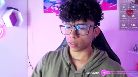 Snapshot of akazaboy chatting on 09/19/25, 04:36 akazaboy online show from 09/19/25, 04:36